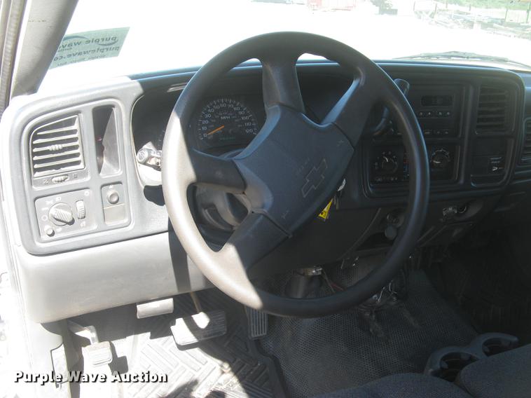 image for item DC1296 2004 Chevrolet Silverado 1500 Ext. Cab pickup truck