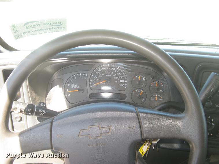 image for item DC1296 2004 Chevrolet Silverado 1500 Ext. Cab pickup truck