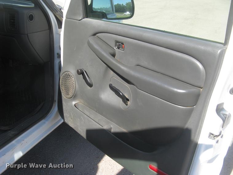 image for item DC1296 2004 Chevrolet Silverado 1500 Ext. Cab pickup truck