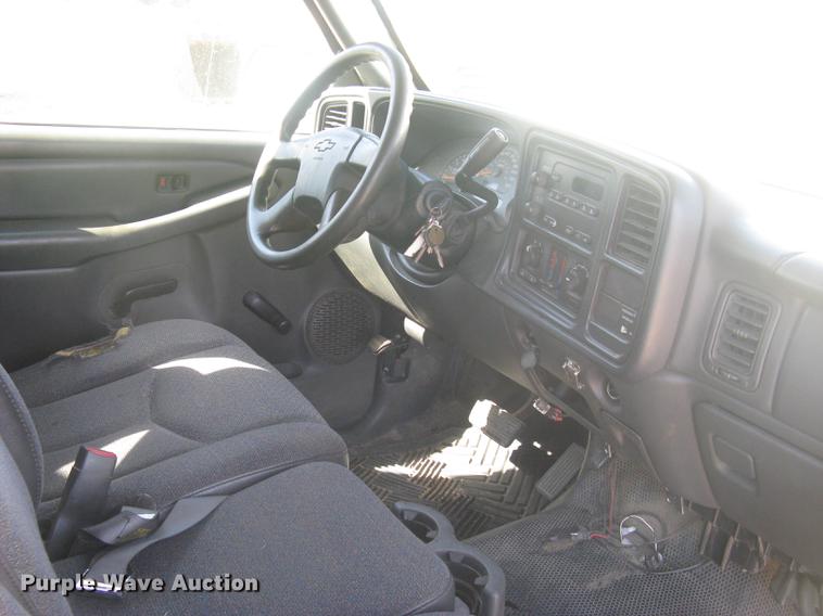 image for item DC1296 2004 Chevrolet Silverado 1500 Ext. Cab pickup truck