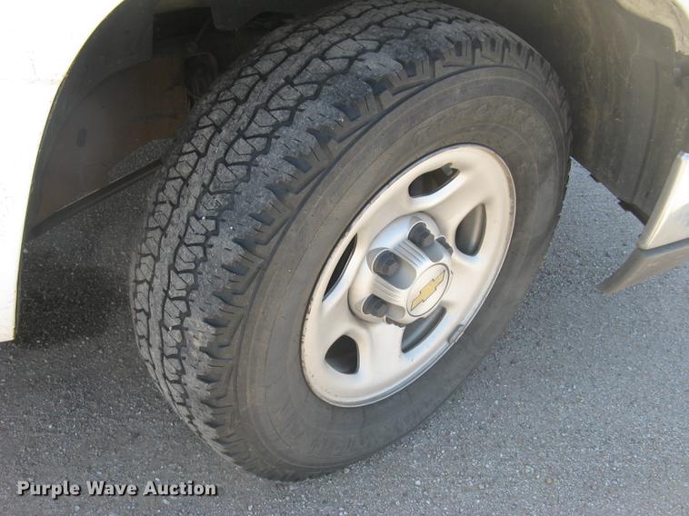 image for item DC1296 2004 Chevrolet Silverado 1500 Ext. Cab pickup truck