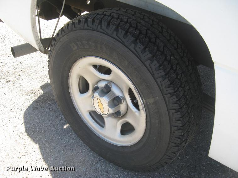 image for item DC1296 2004 Chevrolet Silverado 1500 Ext. Cab pickup truck