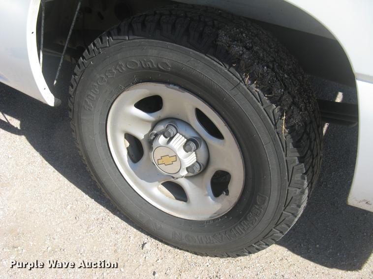 image for item DC1296 2004 Chevrolet Silverado 1500 Ext. Cab pickup truck