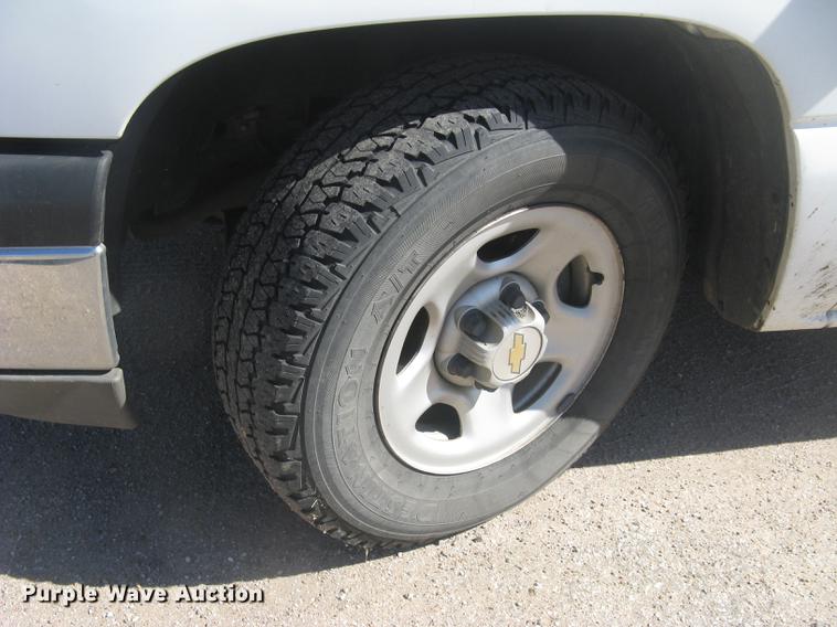 image for item DC1296 2004 Chevrolet Silverado 1500 Ext. Cab pickup truck