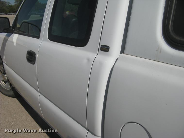 image for item DC1296 2004 Chevrolet Silverado 1500 Ext. Cab pickup truck