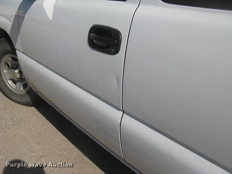 image for item DC1296 2004 Chevrolet Silverado 1500 Ext. Cab pickup truck