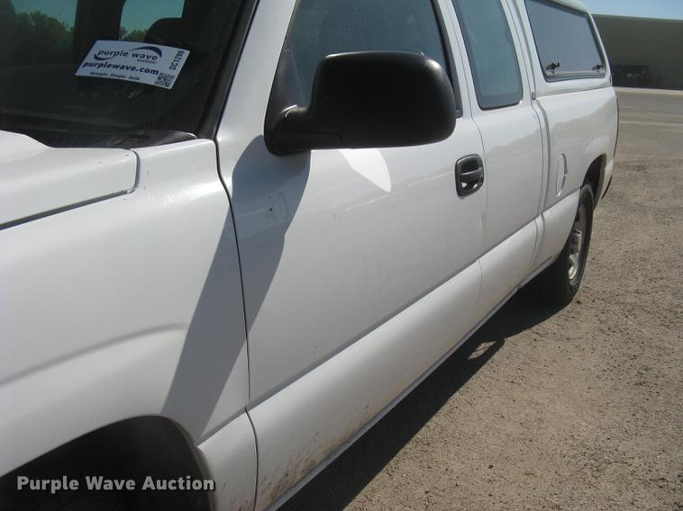image for item DC1296 2004 Chevrolet Silverado 1500 Ext. Cab pickup truck