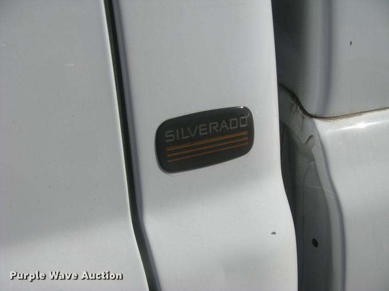 image for item DC1296 2004 Chevrolet Silverado 1500 Ext. Cab pickup truck