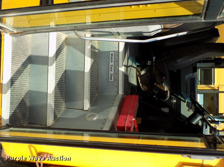 image for item DD3457 2003 International 3800 Blue Bird school bus