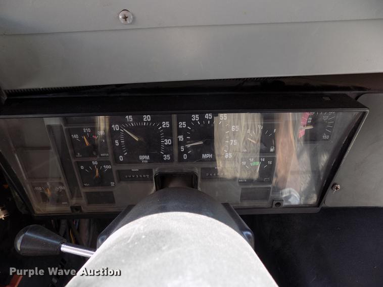 image for item DD3457 2003 International 3800 Blue Bird school bus