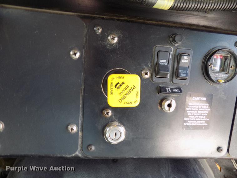 image for item DD3457 2003 International 3800 Blue Bird school bus