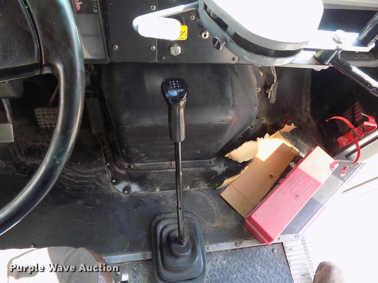 image for item DD3457 2003 International 3800 Blue Bird school bus