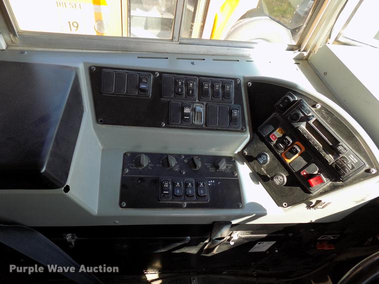 image for item DD3457 2003 International 3800 Blue Bird school bus