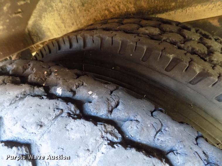 image for item DD3457 2003 International 3800 Blue Bird school bus