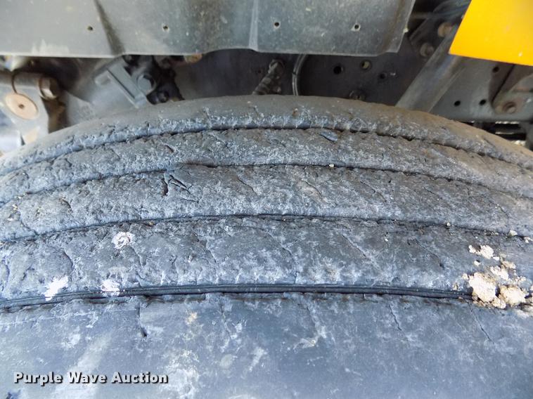 image for item DD3457 2003 International 3800 Blue Bird school bus