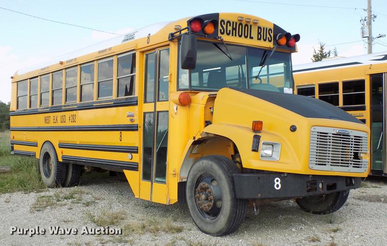 image for item DD3458 2004 Freightliner FS65 Thomas school bus