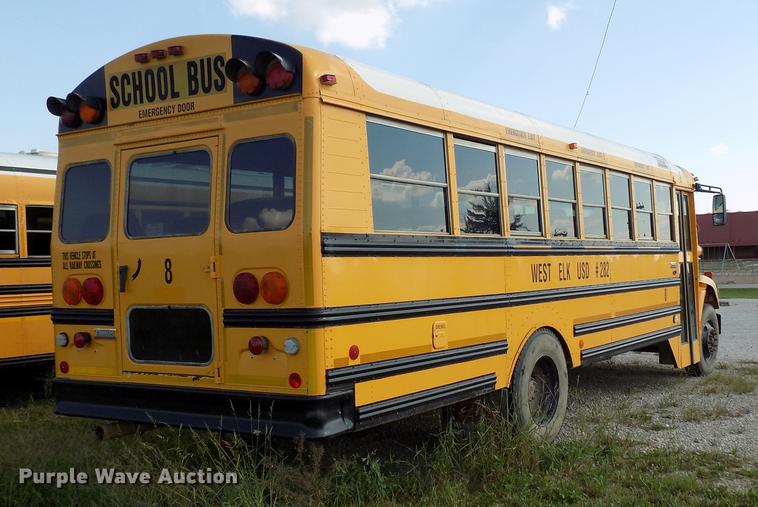 image for item DD3458 2004 Freightliner FS65 Thomas school bus