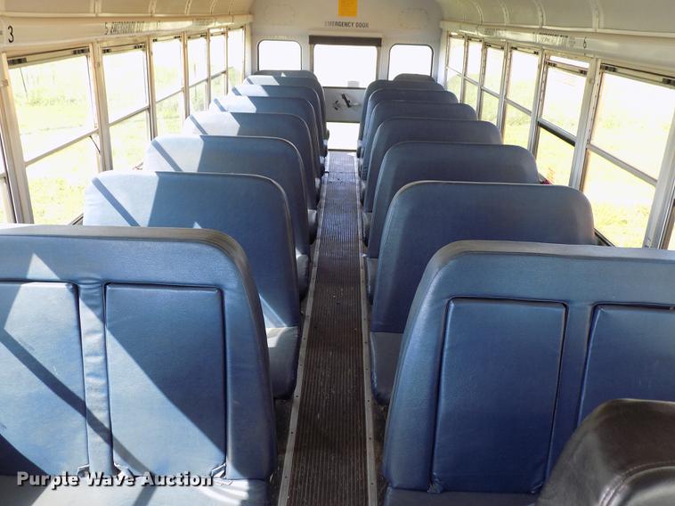 image for item DD3458 2004 Freightliner FS65 Thomas school bus