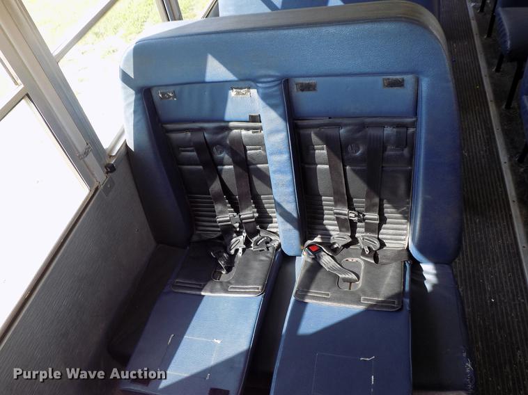 image for item DD3458 2004 Freightliner FS65 Thomas school bus