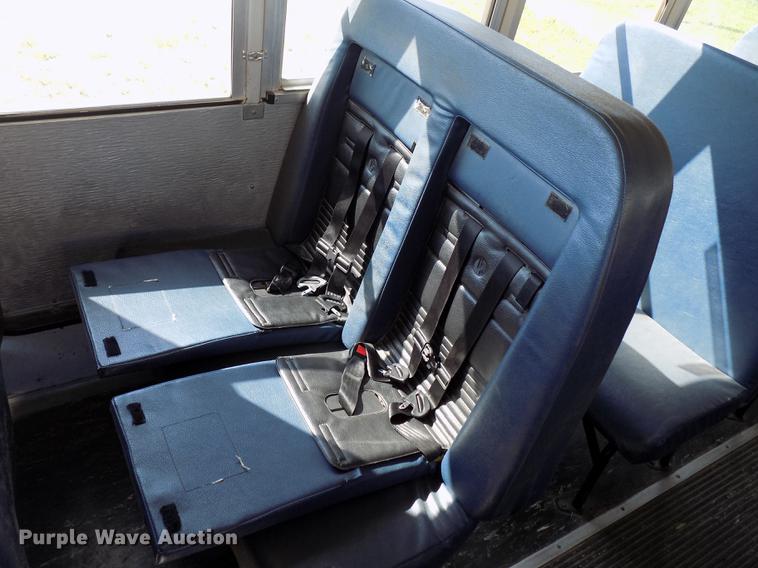 image for item DD3458 2004 Freightliner FS65 Thomas school bus