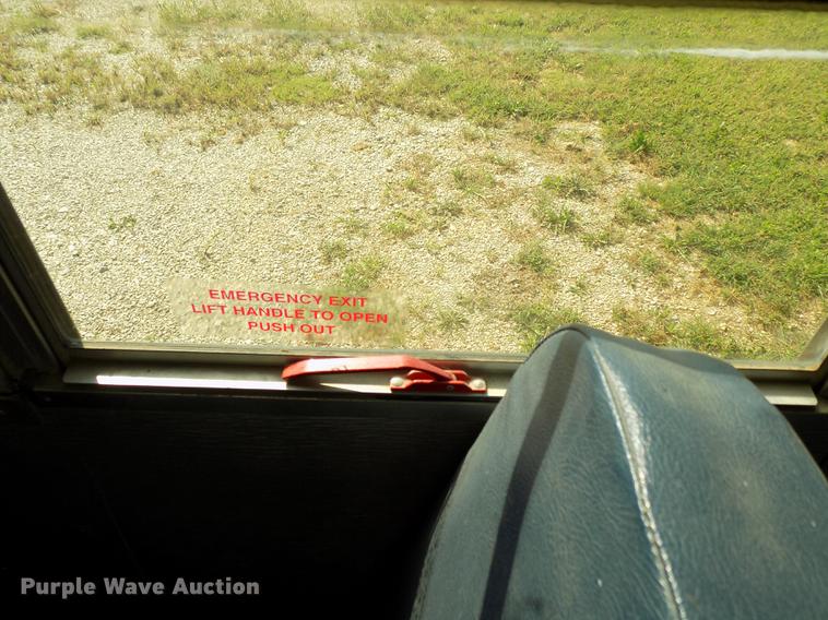 image for item DD3458 2004 Freightliner FS65 Thomas school bus