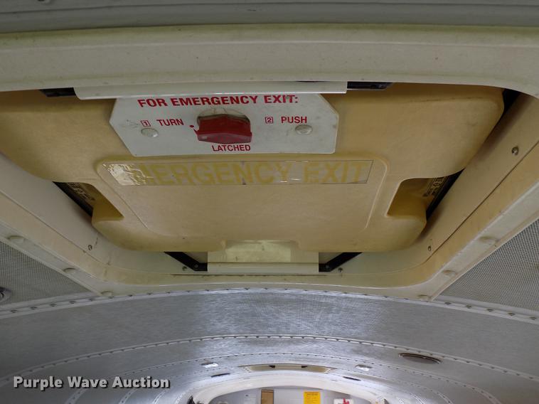 image for item DD3458 2004 Freightliner FS65 Thomas school bus