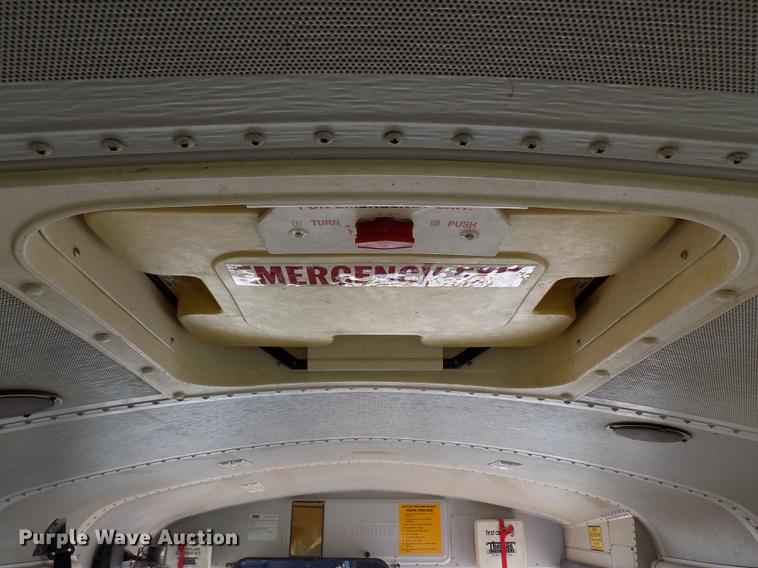 image for item DD3458 2004 Freightliner FS65 Thomas school bus