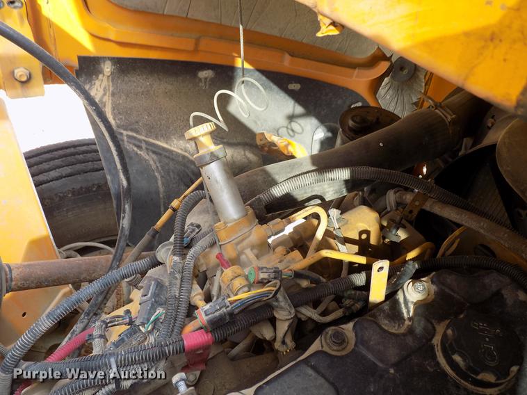 image for item DD3458 2004 Freightliner FS65 Thomas school bus