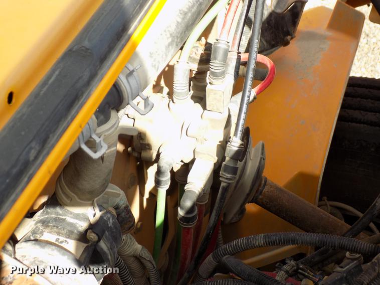 image for item DD3458 2004 Freightliner FS65 Thomas school bus