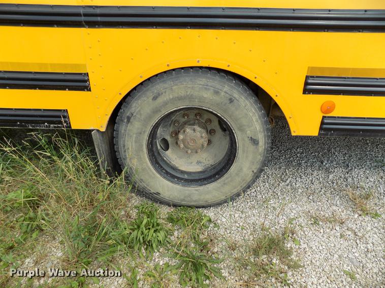 image for item DD3458 2004 Freightliner FS65 Thomas school bus