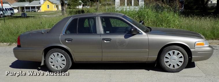 image for item DD3461 2007 Ford Crown Victoria Police Interceptor