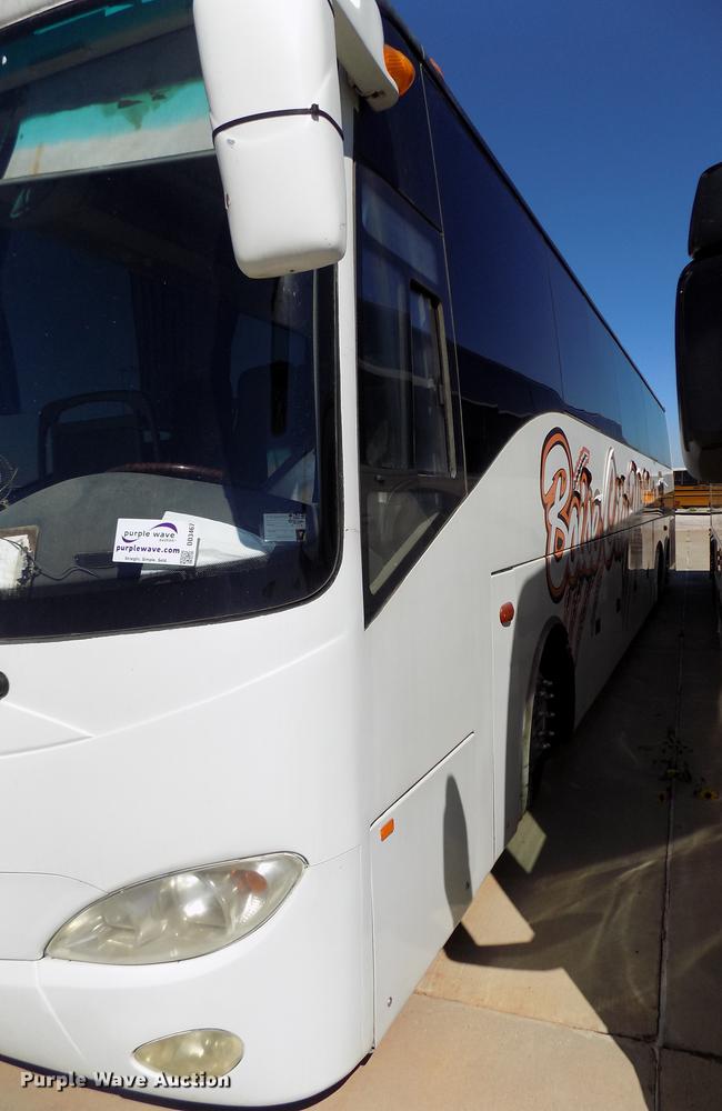 image for item DD3467 2007 BCI Falcon 45 coach bus