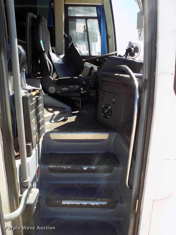 image for item DD3467 2007 BCI Falcon 45 coach bus