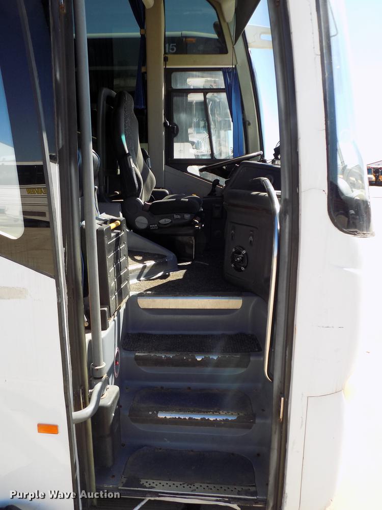 image for item DD3467 2007 BCI Falcon 45 coach bus