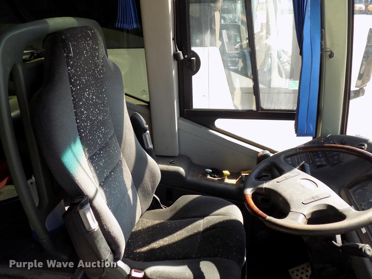 image for item DD3467 2007 BCI Falcon 45 coach bus