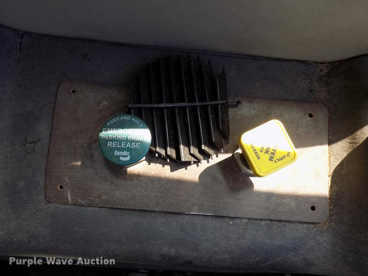 image for item DD3467 2007 BCI Falcon 45 coach bus