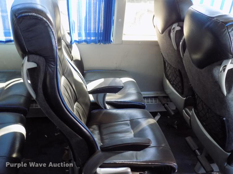 image for item DD3467 2007 BCI Falcon 45 coach bus