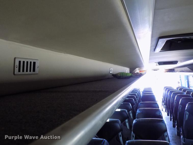 image for item DD3467 2007 BCI Falcon 45 coach bus