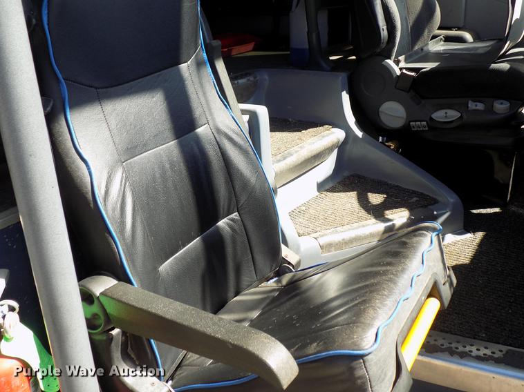 image for item DD3467 2007 BCI Falcon 45 coach bus