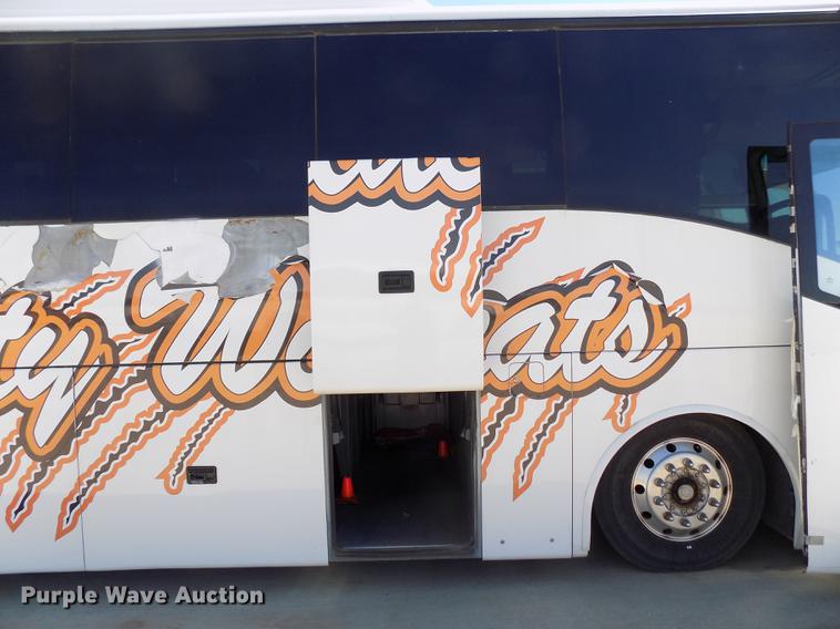 image for item DD3467 2007 BCI Falcon 45 coach bus