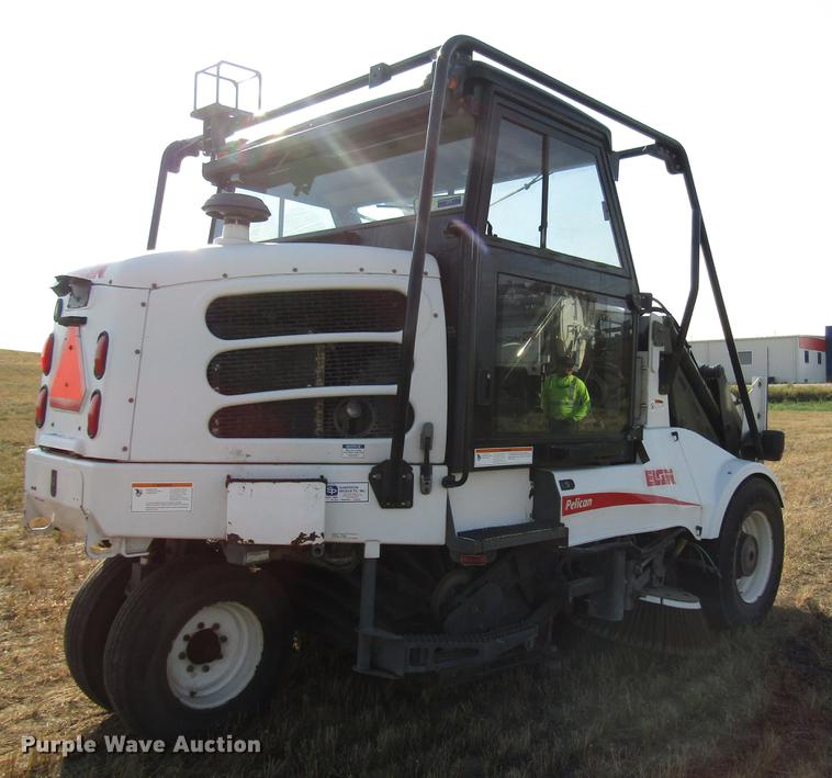 image for item DD4357 2009 Elgin Pelican street sweeper