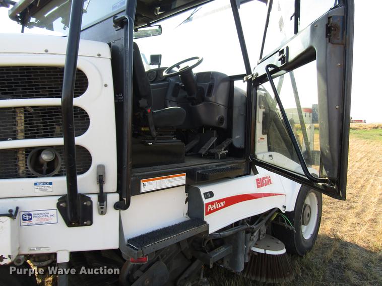 image for item DD4357 2009 Elgin Pelican street sweeper