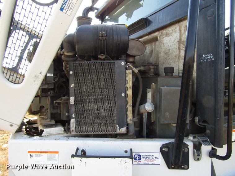 image for item DD4357 2009 Elgin Pelican street sweeper