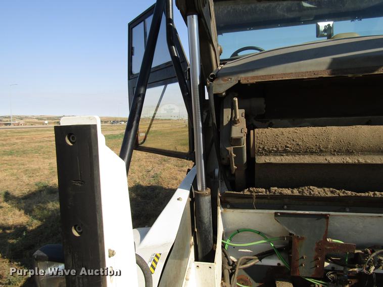 image for item DD4357 2009 Elgin Pelican street sweeper