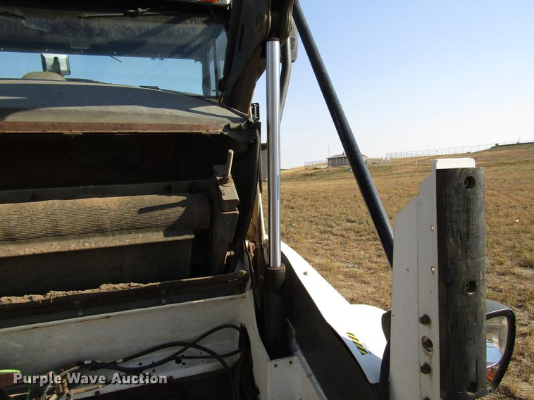 image for item DD4357 2009 Elgin Pelican street sweeper