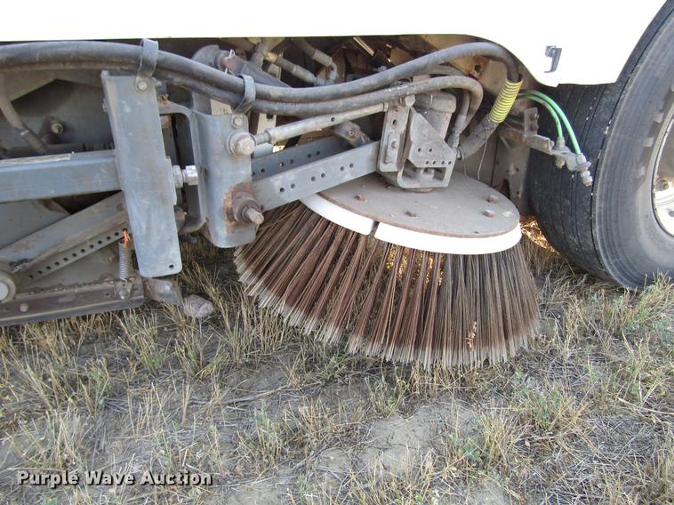 image for item DD4357 2009 Elgin Pelican street sweeper