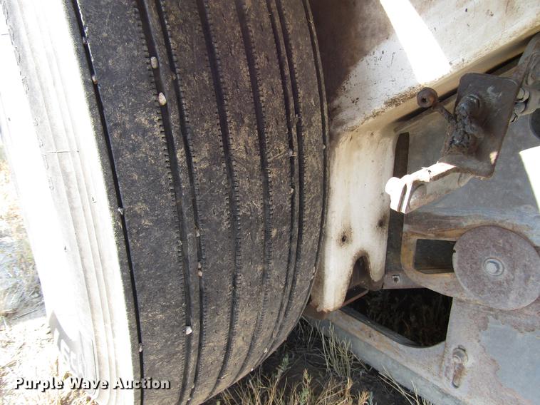 image for item DD4357 2009 Elgin Pelican street sweeper