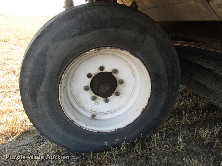 image for item DD4357 2009 Elgin Pelican street sweeper