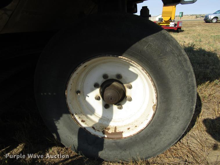 image for item DD4357 2009 Elgin Pelican street sweeper