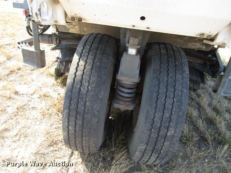 image for item DD4357 2009 Elgin Pelican street sweeper